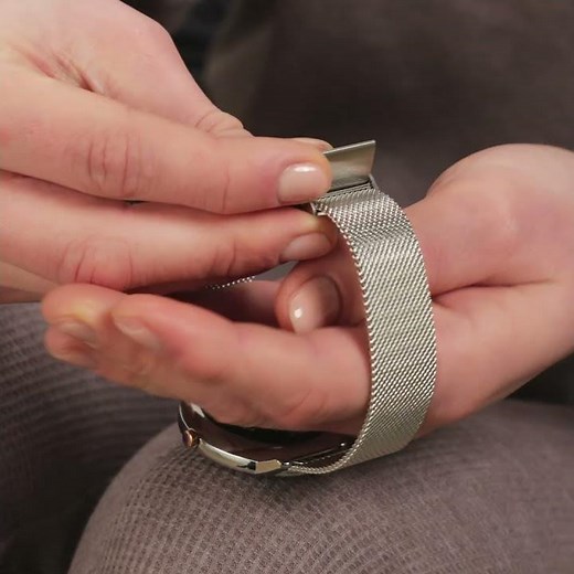 How to adjust your strap on the Flex Smart Watch