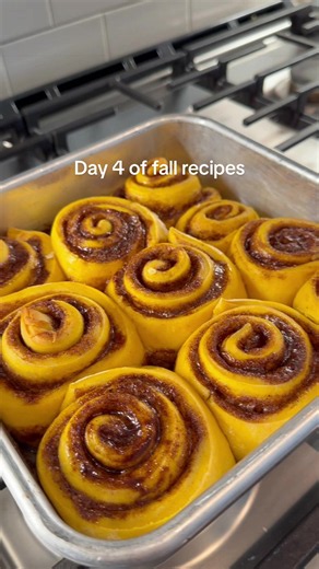 I used Sally’s Baking Addiction pumpkin cinnamon roll recipe and it was incredible! 🎃🤎 #fallrecipes #autumn #pumpkin #cinnamonrolls #recipe