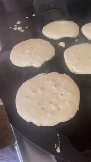 Scotch pancakes #pancakes #toppings #scottish #dropscones #griddleplate #bake #pfasfree #seasoned