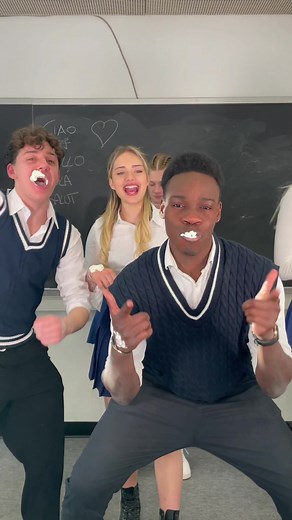 my classmate at the end 😂 👩🏼‍🏫