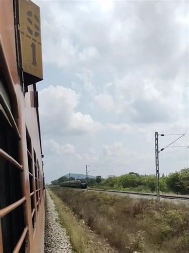 67229- BZA-GNT MEMU Xing with 17329-UBL-BZA EXPRESS