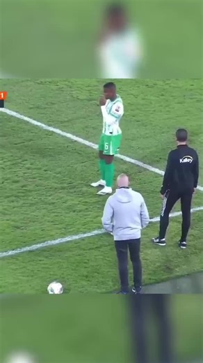 Player collapse on the pitch. #footballtiktok #soccertiktok #soccer #medic #goalkeeper