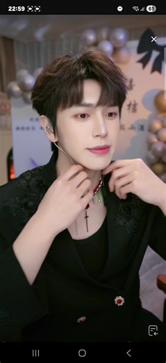 如果你喜欢 Jolly Roger， 欢迎在 Douyin 找到他的官方账号👇 账号名：罗杰_RL ID：595567393 一起加入直播吧✨ 这里有最燃的舞蹈🔥 也有最温柔、最治愈的歌声🎶 #罗杰_RL #jollyroger 💗 #douyin #fyp #viral