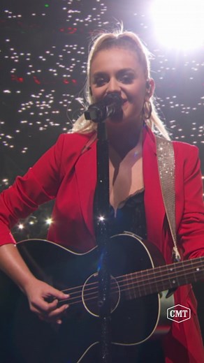M O O D going into a new week 💥 💃 #CMTAwards @kelseaballerini #missmemore