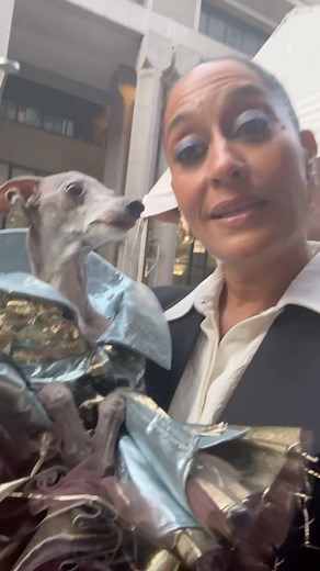 Thank you @thewebbyawards for honoring all the fun I have on social media and for the chance to meet one of my fashion icons @tikatheiggy! #webbys | Tracee Ellis Ross
