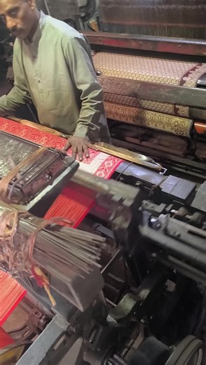 Loom Machine Efficiency in Factory Manufacturing