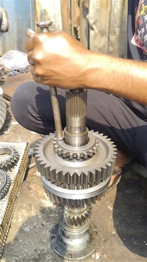 Mr. Mechanic 47 on Instagram: "Ashok Leyland ZF BS4 Mainshaft Repairing . . . . . . . . #mr_mrc_47 #viral #machinist #shorts #reelitfeelit"