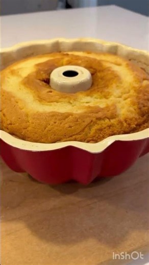 🥮 Southern Praline Pound Cake 🍯 Easy Dessert Recipe