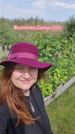 MoseHeksens Samhain 2025 Jeg har ikke så meget mere at sige end at jeg glæder mig og at der nu også er oprettet en facebookbegivenhed man kan melde sig ind i: https://www.facebook.com/events/668806392993504/ Mærker du at du skal med, så tilmelder man sig ved at sende 75kr. eller 125 kr. hvis du ønsker en kop ceremoniel kakao, til mobilepay 25178, skriv Samhain i kommentaren så jeg ved jeg skal sætte dig på gæstelisten 🔥✨️🧙‍♀️ #samhain #heks #samvær #Moseheksen #event #hedenskbegivenhed #pagan 