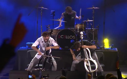 【2CELLOS】 - Wake Me Up_We Found Love _Live at Arena di Verona