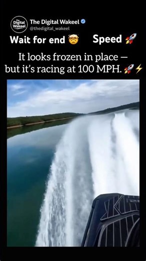 This Boat Looks Still… But It’s Actually Doing 100 MPH 🤯 #boat #highspeed #engineering #shorts