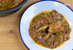 Codornices con champiñones. Un guiso delicioso y fácil - De Rechupete