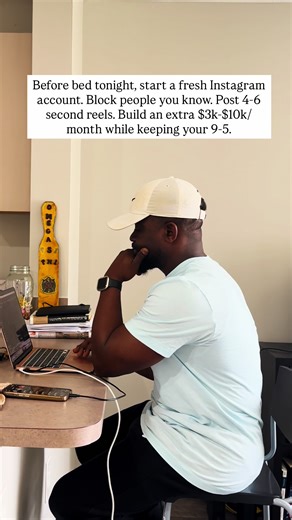 Here’s how to start a digital product side hustle the smart way. ✅ Step 1: Solve a paid problem Don’t reinvent the wheel. Pick something people already pay for: • Making money online • Losing weight at home • Growing on Instagram • Getting organized / saving time 📌 If people complain about it, they’ll buy a solution. ✅ Step 2: Create something SIMPLE (not perfect) Use Canva (free!): • Checklist • Short guide (10–15 pages) • Planner or template 🎯 One problem → one simple solution. ✅ Step 3: Pri