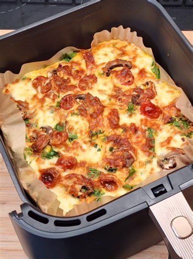 Amazing Air Fryer Recipe! Easy and So Tasty!🥰 Ingredients😋 1 tortilla A handful of spinach 4 eggs Salt and pepper Your favorite spices Onion Champignons (mushrooms) Cherry tomatoes 7-8 mini mozzarella balls Grated cheese Cooking🔥 Air fryer - 160°C / 320°F for 15 minutes