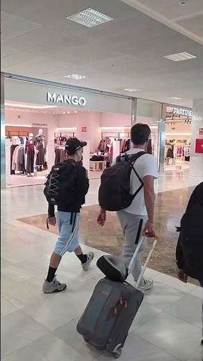 Tenerife South Airport, return flight to Germany, autumn holidays 2025