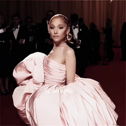 Ariana Grande Grammy Dress: Stunning Fashion Moment