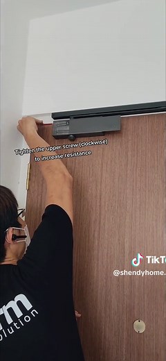 Replying to @cocococo4825 This is how we can make the BTO door soft closing! I'm not sure if other homes come with the same box though. I hope this helps! 😊 #bto #btosg #sgbto #btotok #hdb #hdbsg #sghdb #maindoor #softclosing #bidadari #singapore