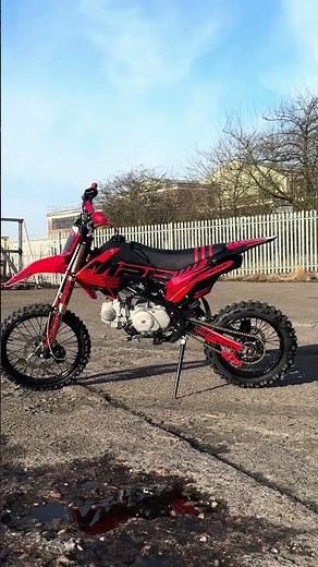 The M2R RF140 S2 Just look at it. Who’s throwing a leg over this beast first? 🏁💨