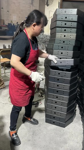 Big sister is coming again, again.#Schoolsandchairs #AuditoriumChair #Wordpad #Table #ChairOfficeChair #Hollowblowmolding #rowchairs #ViralBeauty #ViralBeauty #Chair #Chairofficechair