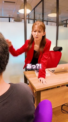 赤と白の世界が入れ替わったら？ ⑥元の世界へ（第1部最終話） #オフィス家具 #椅子 #パーテーション #soho