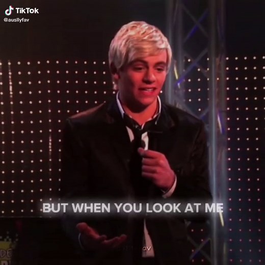 Austin and Ally Kissing in the Moonlight