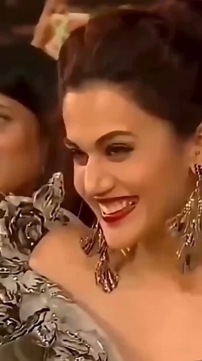 Amitabh trending dance indian idol show 🤣🤣 #funny #dialough #indianidol #comedy #action #shorts #viral #reels #entertainment #trending #viralvideo #fb #bollywood #fbreel #mofijulshorts | Mofijul Saikh