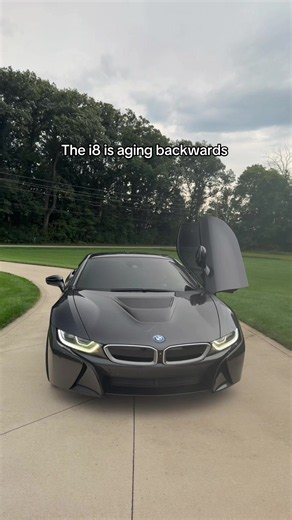 BMW i8 review: Why the i8 is aging backwards