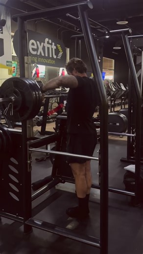William Charters - Men’s Fitness Coach on Instagram: "THE MOST IMPORTANT EXERCISE If you wish to build muscle, you must master the squat. Visit williamcharters.com and download The Fundamentals of Building Muscle & Burning Fat to master this process. #bodybuilding #strengthtraining #buildmuscle"