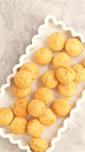 3.1K views | Easy Yogurt Muffins A very simple muffin recipe made in one bowl with pantry basics comment [muffin recipe please] if you would like the link #muffins #lunchboxforkids #babyledweaningideas #mykidslickthebowl #toddlersnacks https://mykidslickthebowl.com/yogurt-muffins/ | My kids lick the bowl | Facebook