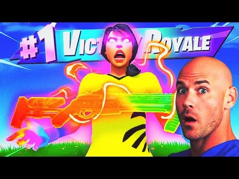 Johnny Sins juega Fortnite Battle Royale (Parodia Loquendo)