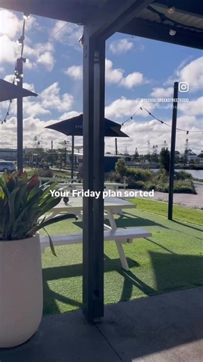 Our first cook of 2026 and it’s at one of our all time favourite local spots - @thecoveespressobar ❤️ The Cove really has it all! Kids playgrounds close by, bike pathways, live music by our favourite Live Junction, beers - wines - cocktails, the ideal spot to watch the sunset, plenty of seating including space for your picnic rugs along with the greatest atmosphere and vibes! We just love our cooks at @thecoveespressobar 🇬🇷 Our charcoal will be lit from 4:00pm - 8:00pm. We are SO looking forwa