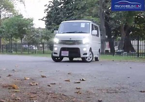 PakWheels.com presents the expert review of Suzuki Every Wagon (660CC) 2013! Also, explains the pros and cons of Every. Enjoy the review and don't forget to leave a comment. Find New Suzuki Every Wagon Here: http://ht.ly/j5Oy30hStMp Find Used Suzuki Every Wagon Here: http://ht.ly/rsI130hStQ2 Subscribe Youtube Channel: http://ow.ly/nq4X30dIDO3 For more Details on latest cars, news and much more visit: http://www.pakwheels.com #PakWheels #Suzuki #Every #PWReview #Pakistan Gari Ki Deals, Only On Pa