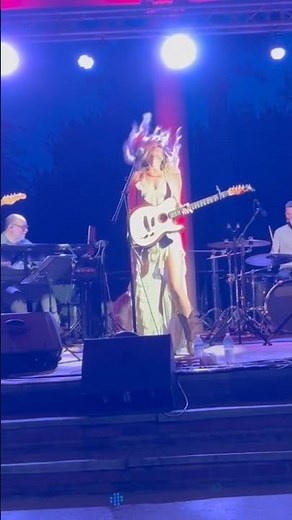 Hair flip era is here #70s #blonde #singer #ootd #singersongwriter #georgia #angel #hair #hippie