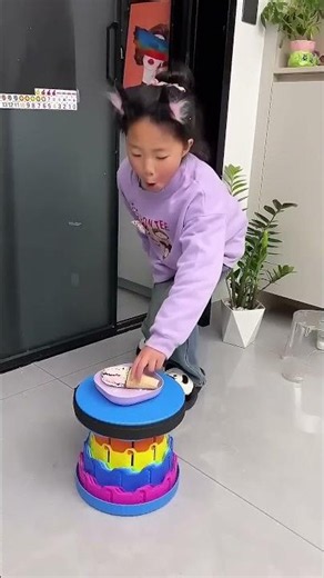 Cool Items! 🥰 Sharing ice cream with her! #Funnyfamilygames #Shorts