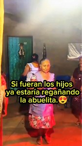 Ella tiene derecho a bailar, jaja #viralreelsシ #videoviralシ #memes #humor #musica #videos | Videos Divertidos