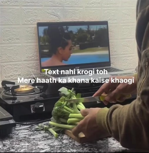 Text Nahi kro gi toh mere hath ka khana kesy khao gì cutie?🌚❤️ . . . . #foryou #foryoupage #foryoupageofficiall #like #comment
