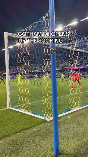 ROSE LAVELLE. THAT'S IT. THAT'S THE POST. 🪄 Rose Lavelle puts one past Kingsbury to give Gotham the 1-0 lead over the Washington Spirit in the 2025 NWSL Championship. ⚽️ Is this the dagger or will the Spirit come back? 👀 #thegist #nwsl #womenssports #soccer #nwslchampionship #woso | The GIST USA