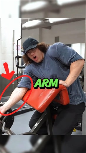 Sam Sulek Bicep Tear Risk 💯💪 #samsulek #samsulekshorts #bicepworkout #biceps #armworkout