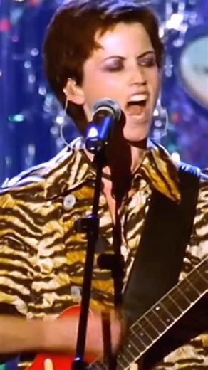 “Promises” from ‘Beneath the Skin’ Live concert at the Palais Omnisports de Paris-Bercy 1999, Paris, France | The Cranberries