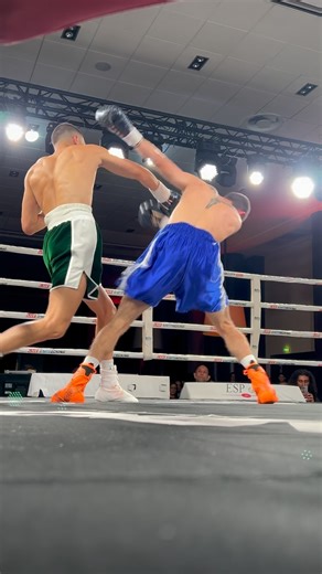 BOXE & MMA ⚔️🇫🇷 on Instagram: "Le NOBLE ART by @capi.cs3 ! 🤌 Une très belle boxe ! Un boxeur complet à prendre très au sérieux ! ⚔️ Il est désormais en 5-0 chez les professionnels 😤 #boxeur #boxeanglaise #proboxing @lesboxeurs 🇫🇷"