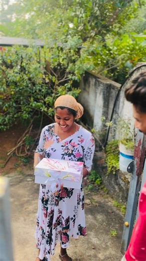 𝒞𝓇𝒶𝒻𝓉𝓈𝓎_𝓅𝒶𝓇𝒶𝒹𝒾𝓏ℯ🤍 on Instagram: "🤍 @_craftsy_paradize.__ . . . . . #surprise #crafts #frames #hampers #pregnancyhamper🤰🏻❤️ #ordernow🤍❤️"