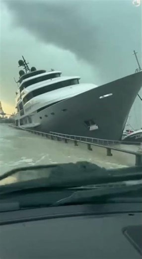 #automobile #childrensmusic #funny #childrensongs #viral #crash #ekmotahathighumechala #lifeisbuta