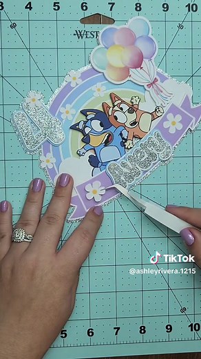 Bluey Cake Topper tutorial #bluey#blueycaketopper #cricut #diycaketopper #crafttutorial #handmadecraft #partydecorations #blueybirthday #fyp
