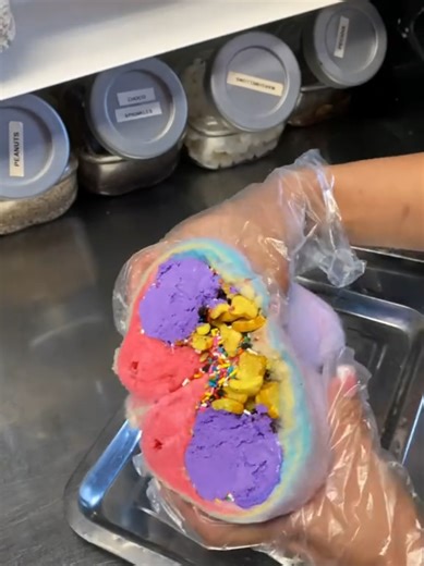 which ice cream that u like inside your burrito? only at Creamberry Open 12pm-10pm #cottoncandy #mood #dessert #lasvegas #burrito