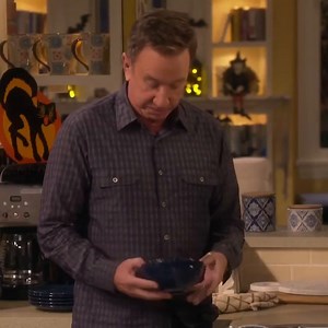 162K views · 3K reactions |  That's an interesting take on Halloween 樂 Stream #LastManStanding on Hulu! | Last Man Standing | Facebook