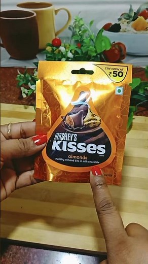Review 👈👈 Hershey's kisses 😘😘 only for 50 Rs wow 😲😲 #shorts #ashortaday #chocolate #review