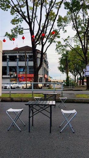 The lights are on and the coffee is brewing. 🌙 Whether you need a post-work pick-me-up or a place to wind down, JT Coffee Co. is open for business starting at 6 PM. • Tonight: 6:00 PM – 9:00 PM #jtcoffeeco #eveningvibes