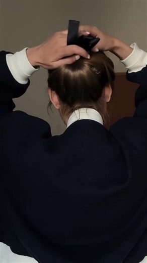 Unlock Your Back Combing Mastery: A Simple Guide for Clumsy Hands