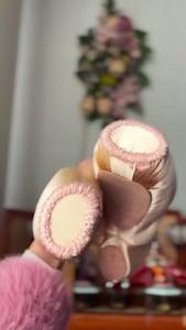 89K views · 1.1K reactions | There's nothing more satisfying than some freshly darned pointe shoes 並 : @miyu_tobata 並: Bloch Eurostretch #Bloch #BlochPointeShoes #BlochEurostretch #Ballet #PointeShoes #Pointe #PerfectlyHandmade | Bloch Dance USA | Facebook