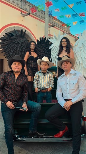 LA VIDA ES UN RIESGO | ESTRENÓ 20 DE NOVIEMBRE 🔥 | Banda Los Recoditos